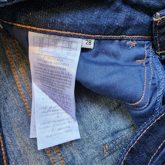 NWT GUESS JEANS - Picture 3 of 13